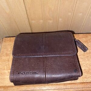 Women’s Leather Fossil Wallet